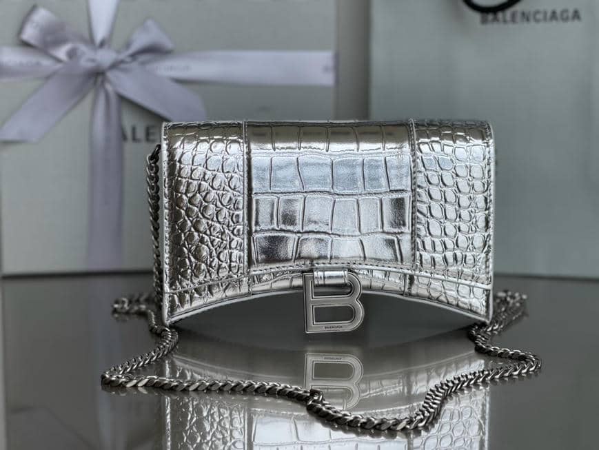Hourglass Chain Bag-3